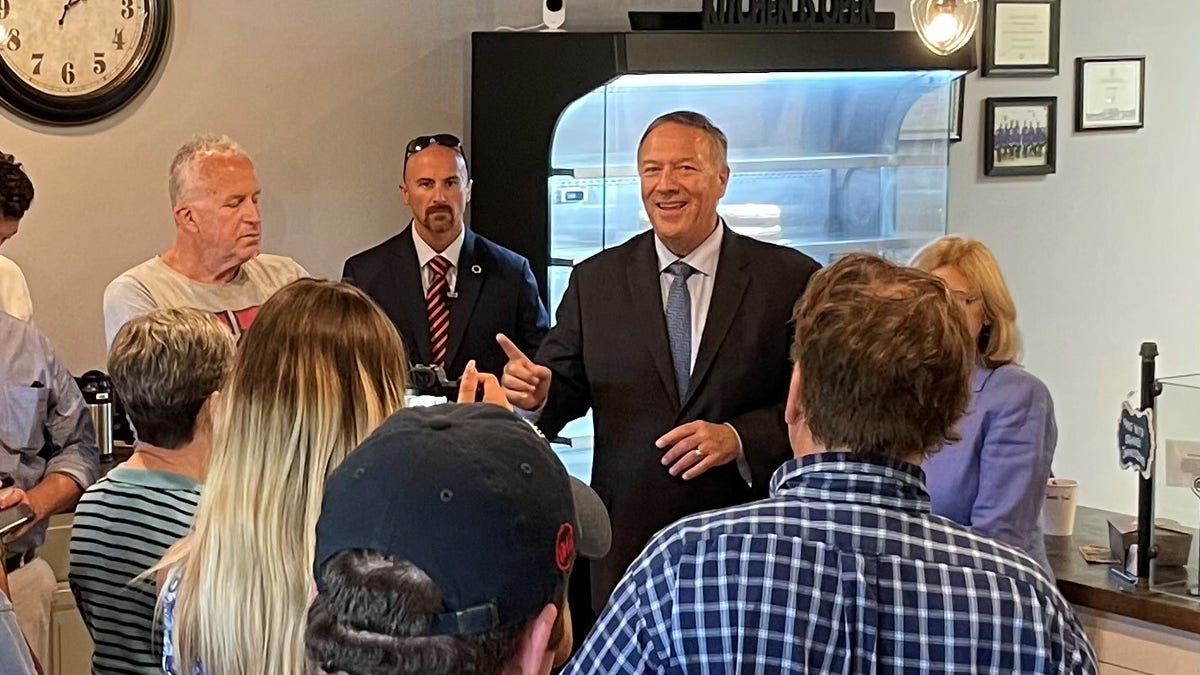 MIke Pompeo helps fellow Repblicans during a stop in NH