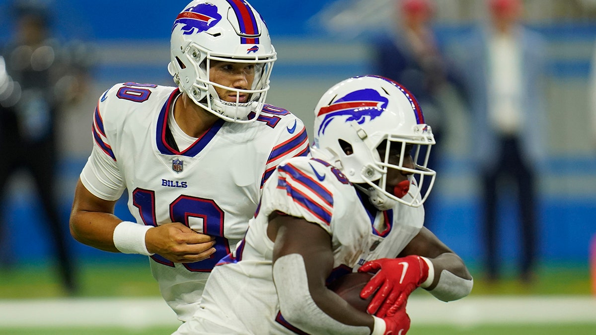 Mitchell Trubisky returns to Soldier Field, stars for Buffalo