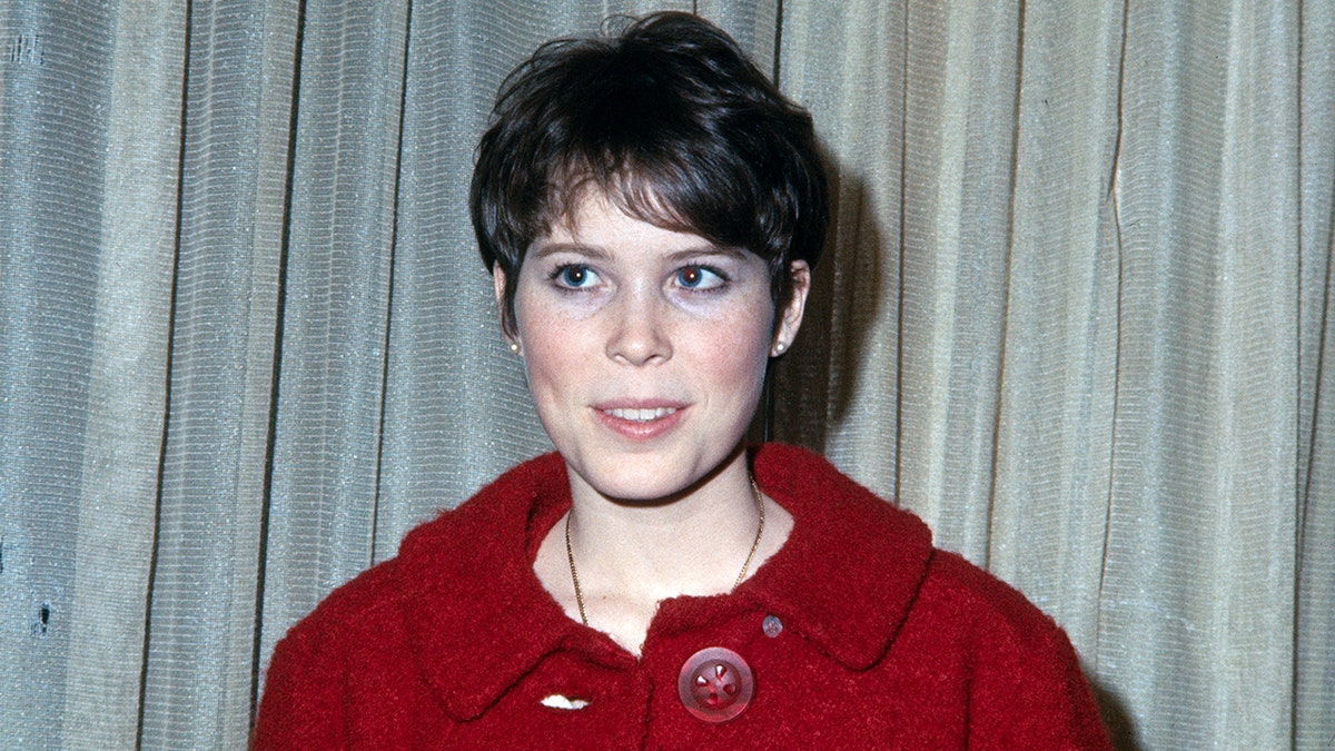 3/3/1966- New York, NY: Prudence Farrow, daughter of Maureen O'Sullivan, close-ups at Playbills Restaurant.