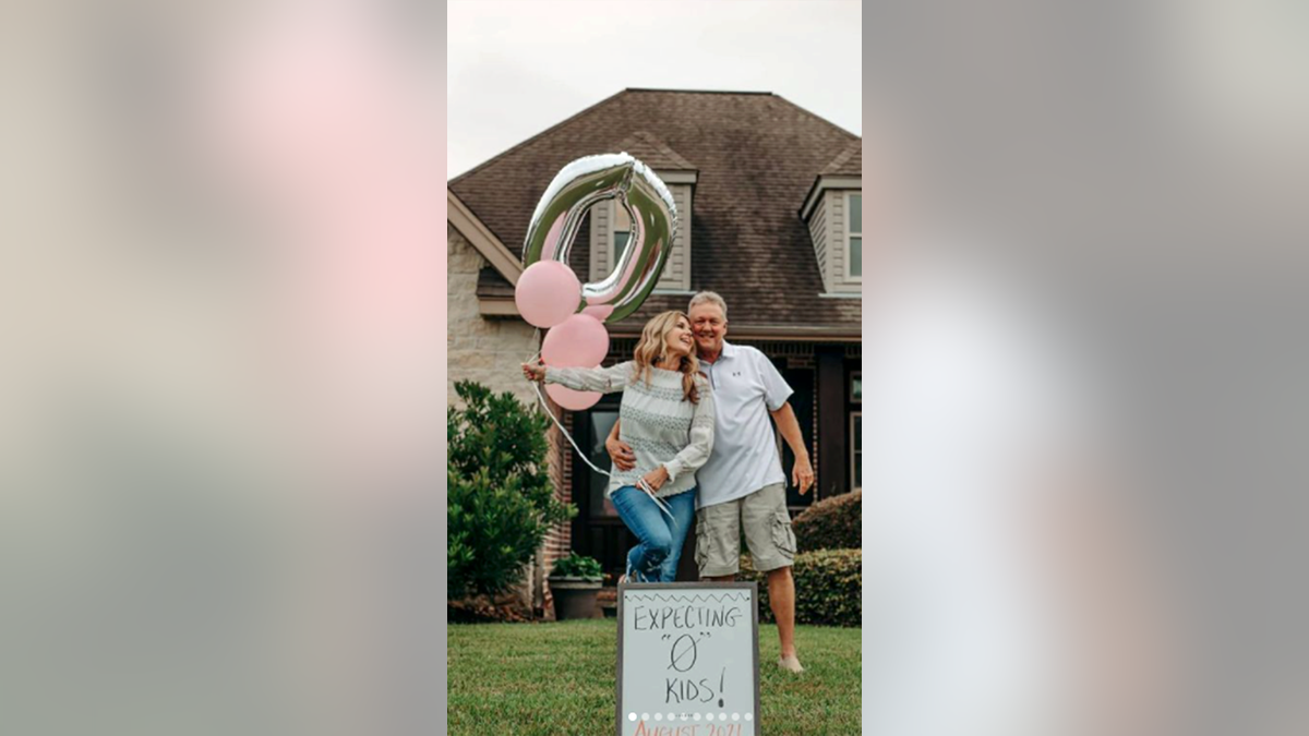 The duo posed with a giant "0" balloon and a sign that read "Expecting 0 kids!"