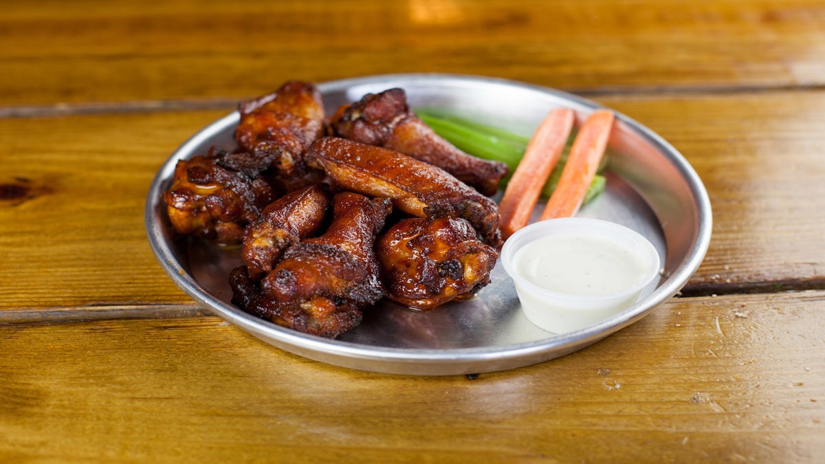 Edley’s Bar-B-Que smoked chicken wings.