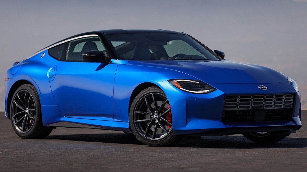 2023 Nissan Z debuts with retromodern style and 400 hp twin-turbo