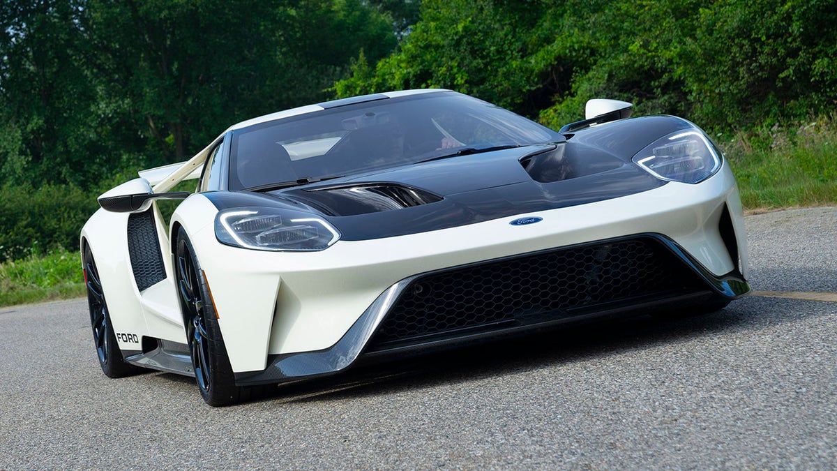 The new $500,000 Ford GT supercar looks very old | Fox News