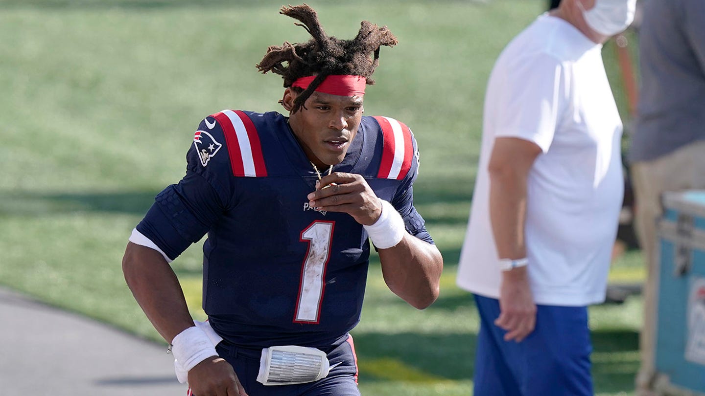 Ο Cam Newton υποστηρίζει τον Aaron Rodgers, ισχυριζόμενος ότι «παίκτες, προπονητές και στελέχη» του NFL χρησιμοποίησαν πλαστές κάρτες εμβολίου για τον COVID