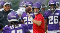 Vikings meet with disease expert amid low vaccination rates, Kirk Cousins reacts