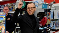 Donnie Wahlberg supports 11-year-old fan who was the victim of theft at a New Kids On the Block concert