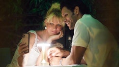 Andrew Cuomo's ex Sandra Lee enjoys romantic date with new boyfriend amid governor's misconduct scandal