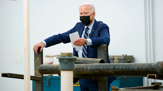 US plans to require COVID-19 shots for foreign travelers