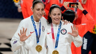 US rolls to women's hoops gold medal in Bird's last Olympics