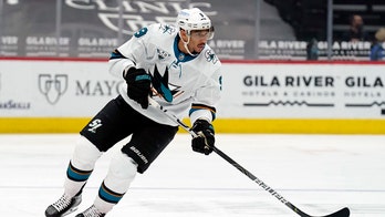 NHL star accuses estranged wife of hitting him as divorce gets uglier