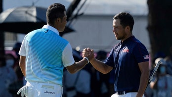 Xander Schauffele with 2 clutch putts gives US gold in golf