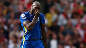 Lukaku marks Chelsea return with goal, Kane back for Spurs