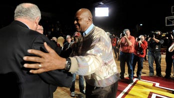 Loyola Chicago basketball pioneer Jerry Harkness dies at 81