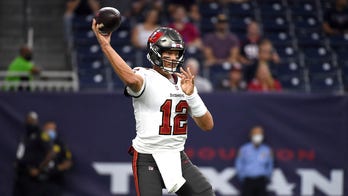 Brady throws touchdown pass as Buccaneers beat Texans 23-16