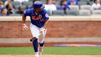 Lindor forces balk, hits 2-run double, Mets beat Nationals