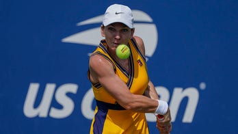 Halep, Muguruza win; fans face delays in return to US Open