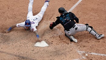 Mets' Báez bolts out of dog house with apology, winning run