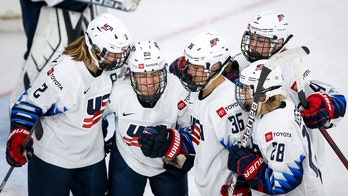 Canada, US advance to women's hockey final