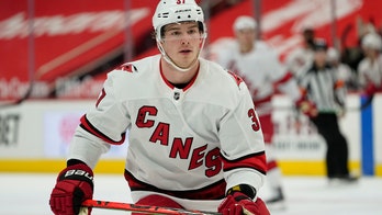 Carolina Hurricanes agree to 8-year deal with Svechnikov