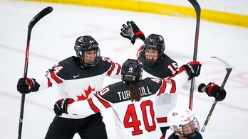 Canada beats US 5-1 in women's world hockey championship