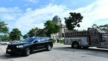 2 killed, 1 injured in Illinois courthouse shooting