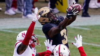 Bell, Enagbare among nation's best on losing teams