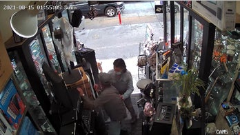 Downtown Los Angeles stabbing caught on video, police looking for suspect