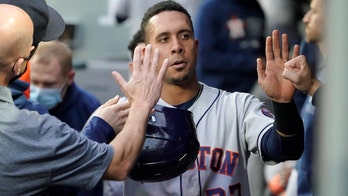 Astros rally late against former teammate, top Mariners 4-3