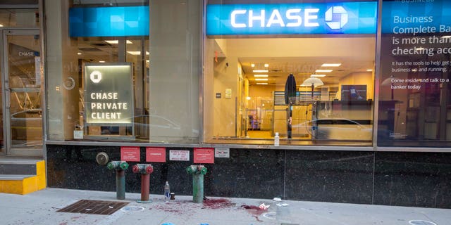 Police at the scene of a hatchet attack in New York City. (William Miller/FOX News<strong>)</strong>