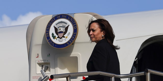 Kamala Harris Stops At Pearl Harbor On Way Back From Asia -- But Avoids ...