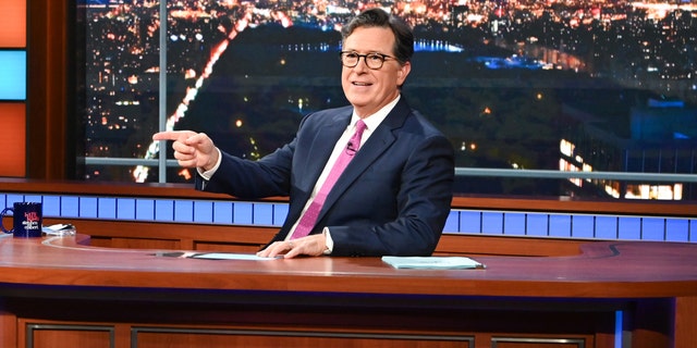 뉴욕 - 칠월 13: The Late Show with Stephen Colbert and guest Sir Richard Branson during Tuesday's July 13, 2021 보여 주다. 