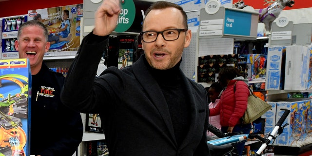 Donnie Wahlberg shared a message with a young New Kids On the Block fan who had his T-shirt stolen after the band's consert at Fenway Park.
