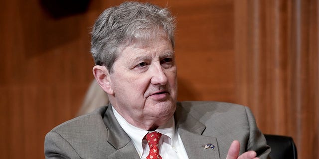 Senator John Kennedy, seorang Republikan dari Louisiana, berbicara selama dengar pendapat Subkomite Alokasi Senat di Washington, DC, AS, pada Rabu, 23 Juni 2021. 