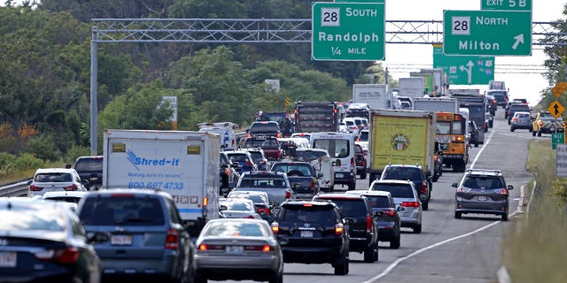 Traffic along Route 128 prior to the Labor Day weekend in August 2019 in Boston. (Staff Photo By Stuart Cahill/MediaNews Group/Boston Herald)
