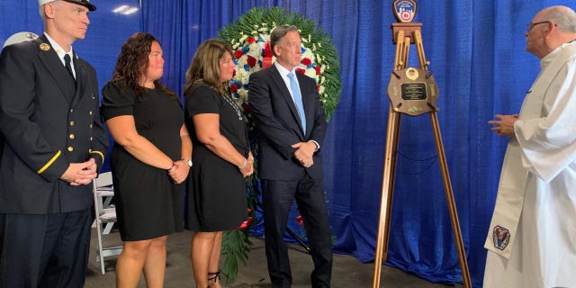 Sean Newman and family members at the memorial service for his parents Mickey and Dee Newman on August 9, 2021 in Brooklyn, N.Y.