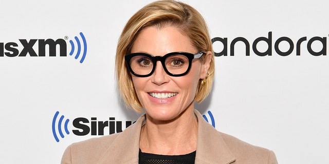 Julie Bowen and her sister helped save a Moder Family fan who passed out while hiking in Utah.