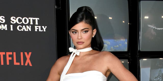 Kylie Jenner was accused of not following safety protocols at a Kylie Cosmetics lab in Milan, 이탈리아.