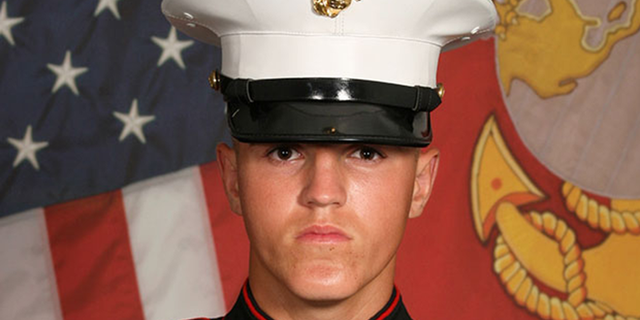 Militares dos EUA identificam oficialmente US Marine Lance Cpl.  Rylee J. McCollum morto no ataque de Cabul.