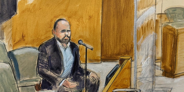 In this courtroom artist's sketch, former R. Kelly employee Tom Arnold testifies at the R&amp;amp;B star's trial in New York, Thursday, Aug. 19, 2021. The 54-year-old Kelly has repeatedly denied accusations that he preyed on several alleged victims during a 30-year career highlighted by his mega hit "I Believe I Can Fly." (AP Photo/Elizabeth Williams)