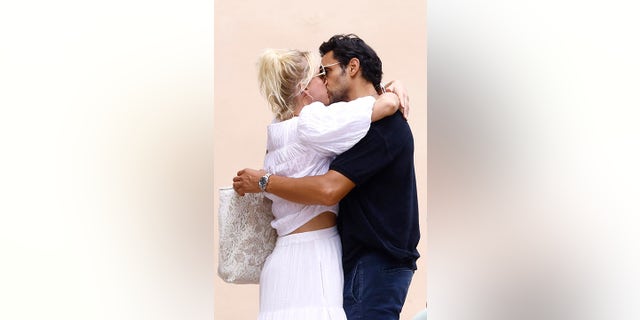 The former Food Network star was seen passionately kissing her boyfriend during their day out in the south of France.