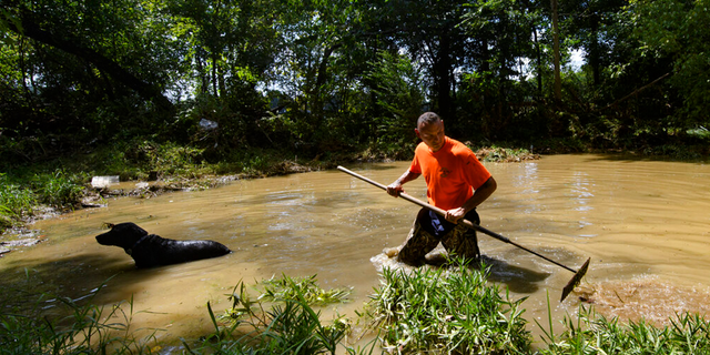 Hallan el cuerpo de una víctima de las inundaciones de Tennessee