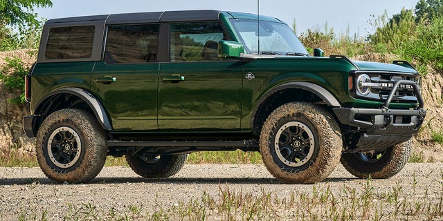 2022 Ford Bronco in Eruption Green. Available equipment shown.