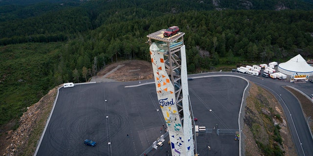 Ford parked an Explorer Plug-In Hybrid atop the world's tallest autonomous climbing tower and gifted it to the climber who reached it fastest.