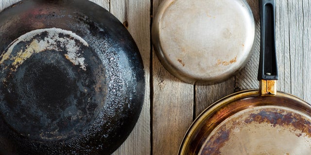 TikTok user @ramdeep.osahan posted a video earlier this year showing an "easy home trick" for cleaning the exterior of a dirty pan.