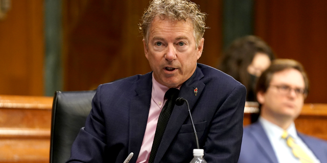 WASHINGTON, DC - MAY 11: U.S. Sen. Rand Paul (R-KY) questions Dr. Anthony Fauci, director of the National Institute of Allergy and Infectious Diseases, during a Senate Health, Education, Labor and Pensions Committee hearing to discuss the ongoing federal response to COVID-19 on May 11, 2021 in Washington, D.C.