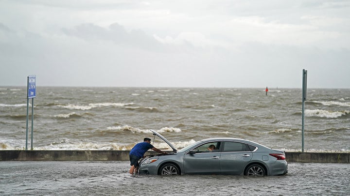Ida brings life-threatening storm surge, causes power outage for over 1 million people in Louisiana and Mississippi