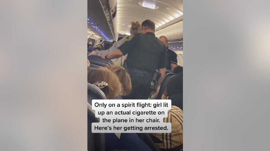 Spirit Airlines Passenger Who Smoked Cigarette On Plane Escorted Off By Police Video Fox News