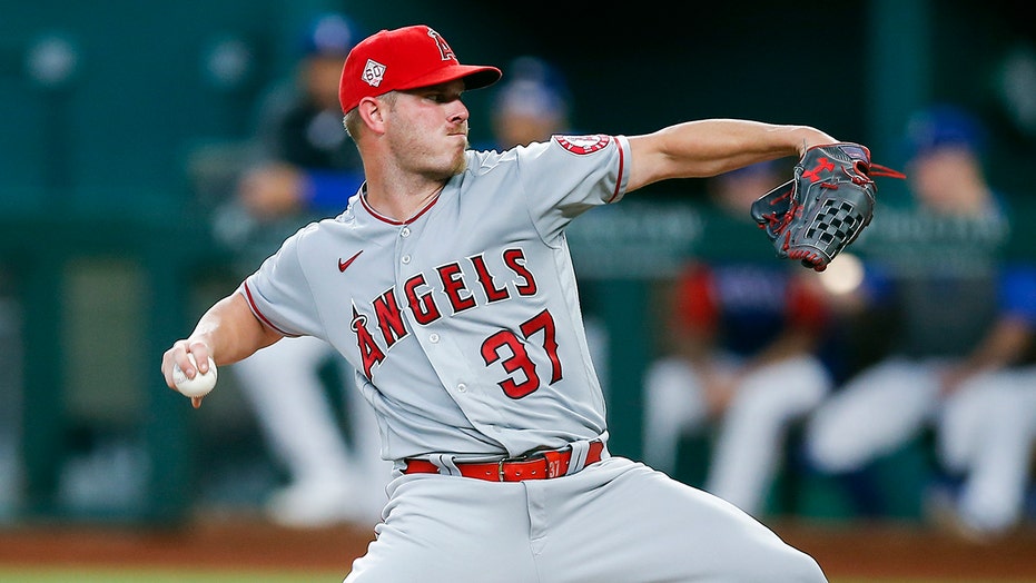 Bounce-back Bundy, Angels roll to 5-0 victory over Rangers