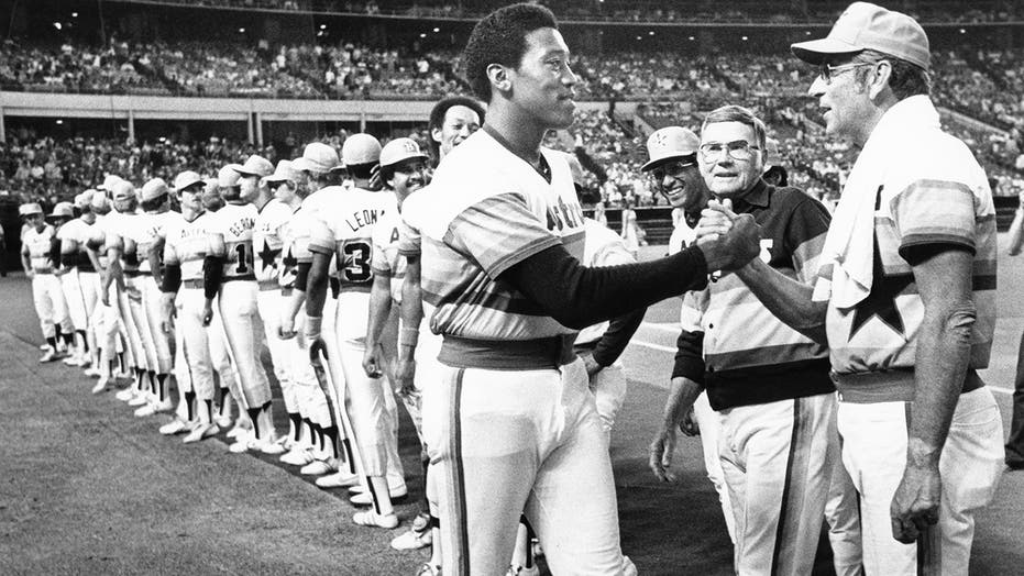 J.R. Richard, power pitcher for Astros in ’70s, dies at 71