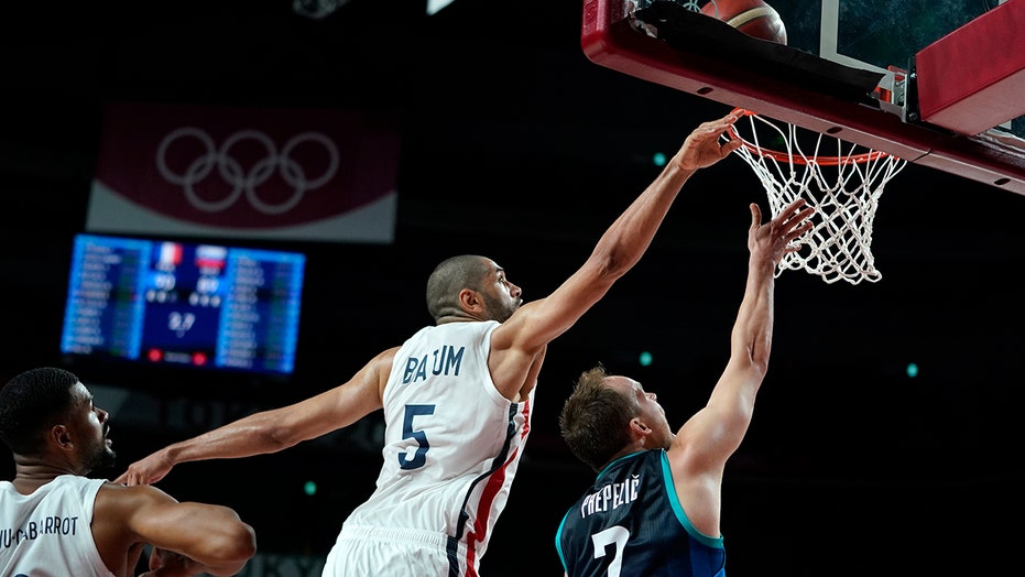 France’s Nic Batum delivers game-saving block in Olympics against Slovenia, will play for gold medal